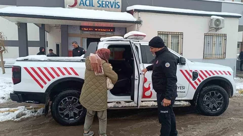 Kahta’da Sıcak Yemek ve Ekmek Dağıtımı