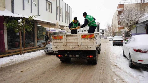 Kahta'da Karla Mücadele Çalışmaları Devam Ediyor
