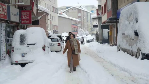Muş’ta Yoğun Kar Yağışı Etkili Oldu