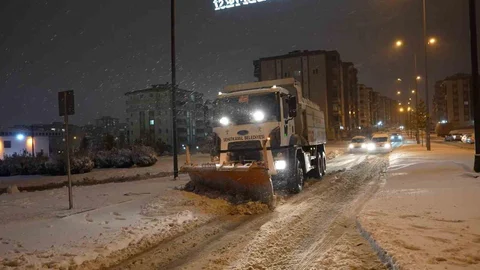 Şehitkamil'de Karla Mücadele Devam Ediyor
