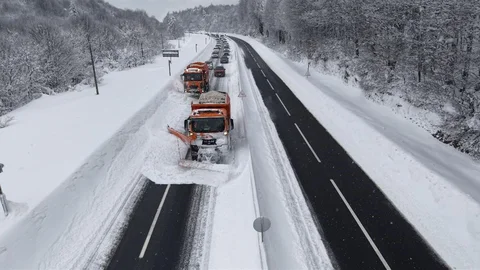 Bolu Dağı'nda Kar Kaplanları Yolu Açtı