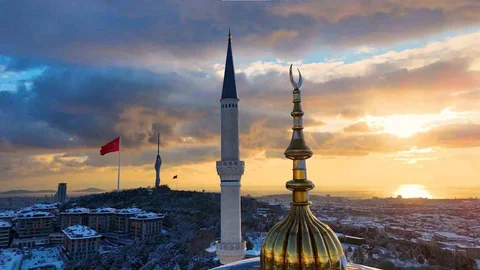 Çamlıca Tepesi'nde Büyüleyici Gün Batımı