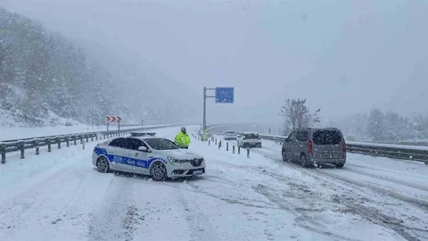 Zonguldak’ta Yol Açma Çalışmaları Devam Ediyor