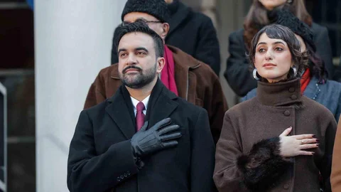 Mamdani, Dondurucu Soğukta Yemin Etti