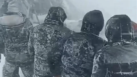 Yüksekova'da Fırtına Mağdurları