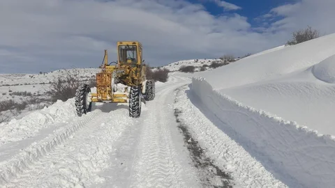 Erzincan'da Köy Yolları Yeniden Açılıyor