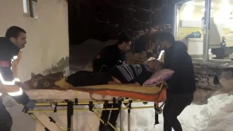 Ağrı'da Paletli Ambulansla Hasta Kurtarıldı