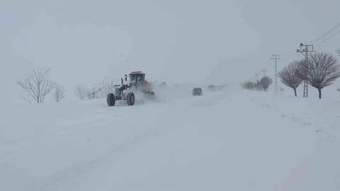 Kurubaş Geçidi Ulaşım İçin Yeniden Açıldı