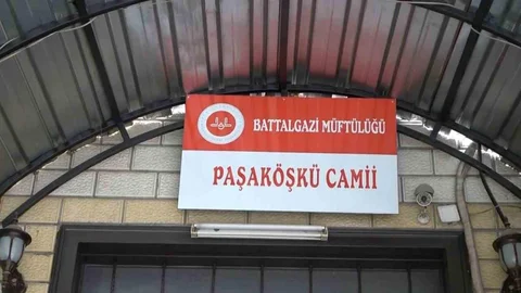 Malatya'da Paşaköşkü Camisi Onarılıyor