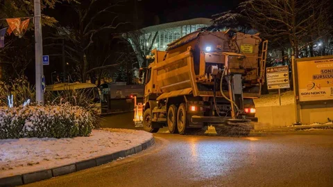 Bursa'da Kar Yağışı ve Ekiplerin Çalışmaları