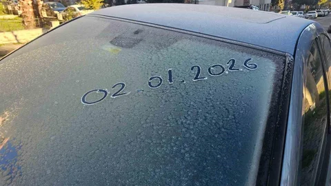 Bandırma'da Dondurucu Soğuklar Etkisini Artırıyor