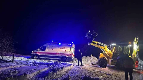 Mardin'de Mahsur Kalan Ambulans Kurtarıldı