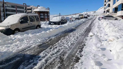 Kulp'ta Dondurucu Soğuk ve Kar Etkili Oldu