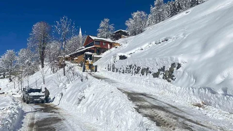 Rize'de 206 Köy Yolu Kapandı