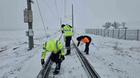 TCDD'den Demiryollarında Karla Mücadele Önlemleri