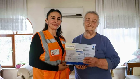 Yaşlı Kadının Unuttuğu Cüzdanı Teslim Edildi