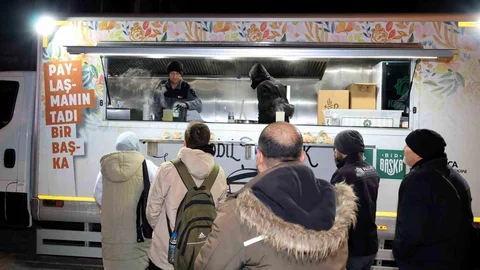 Karatay'da Sıcak Çorba İkramı Devam Ediyor