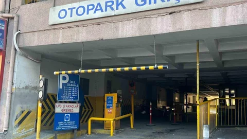 İzmir Otopark Ücretlerine Yüzde 250 Zam Geldi