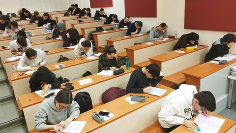 İstanbul'da İhlas Koleji'nden Ücretsiz Rehberlik Hizmeti