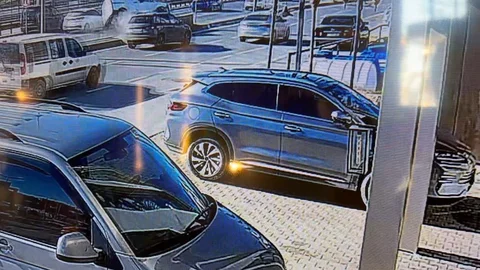 İstanbul E-5'te Trafik Kazası Yaşandı