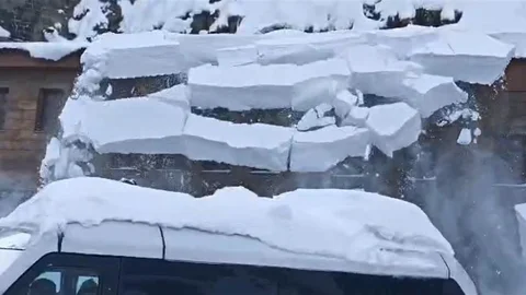 Bitlis'te Kar Temizliği Sırasında Paniğe Neden Oldu
