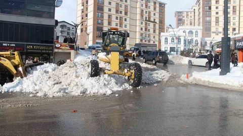 Şırnak'ta Yoğun Kar Yağışı Yönetildi