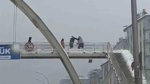 Diyarbakır'da Çocuklara Şiddet Uygulandı