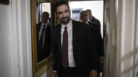 New York Belediye Başkanı Yürütme Emirlerini İptal Etti