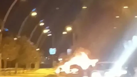 Diyarbakır'da Park Halindeki Araç Yandı