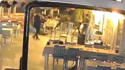 Restorana Tüfekle Saldırdı, 1 Ölü Var