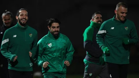 Bursaspor Antalya Kampına Başladı