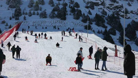 Erzincan'da Kızak Keyfi Yaşanıyor