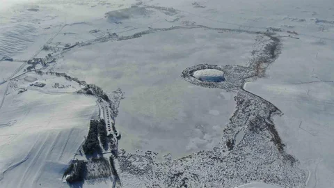 Sivas’ta Hafik Gölü Dondu