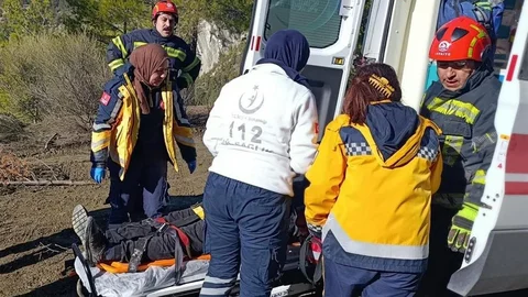 Denizli'de Devrilen Traktör Kazası