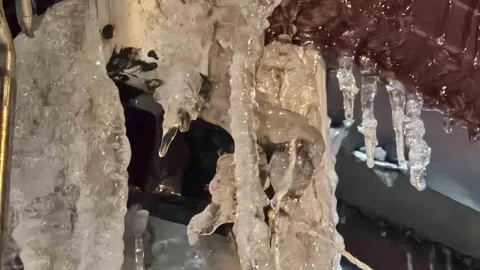 Elazığ'da Buz Sarkıtları Oluştu