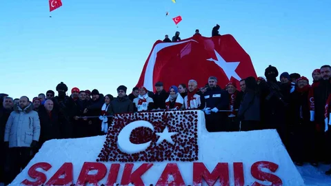 Sarıkamış’ta Kardan Heykeller Açıldı