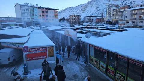 Malatya'da Konteyner Çarşıda Yangın Çıktı