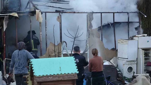 Antalya'da Konteyner Evde Yangın Çıktı