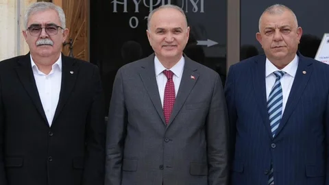 Düzce'de Başkan Özlü'ye Destek Mesajları