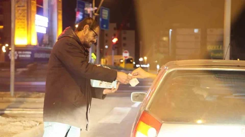 Aksaray'da Mendil Satışı Yapılıyor