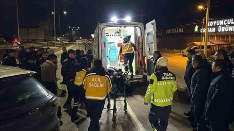 Afyonkarahisar'da Tır ve Otomobil Çarpıştı