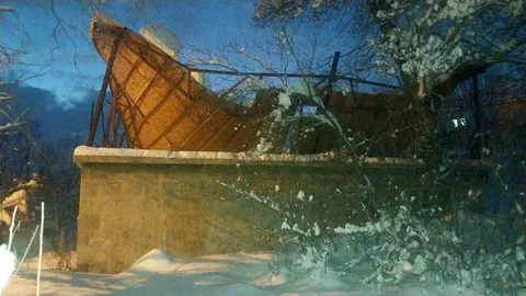 Bitlis'te Çatı Çöktü