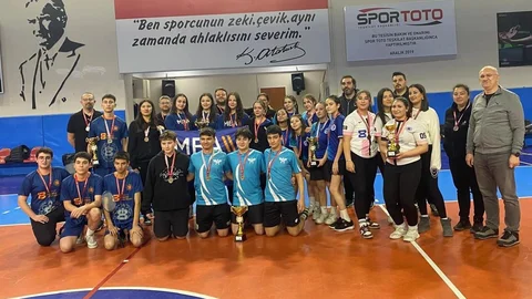 Eskişehir'de Badminton Turnuvası Tamamlandı