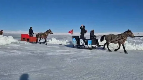 Çıldır Gölü Eksi 30 Derecede Dondu