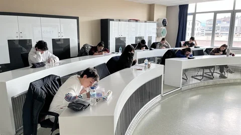 Öğrenciler Bursa'da Sınav Heyecanı Yaşıyor