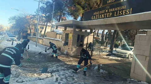 Şahinbey'de Okul Yolları Temizlendi