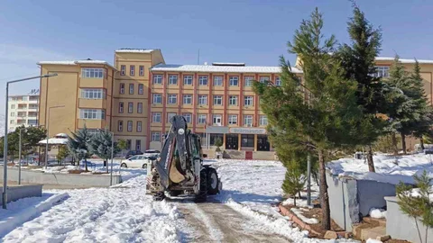 Kozluk’ta Eğitime 1 Gün Ara Verildi