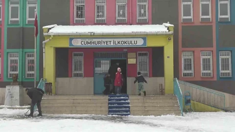 Gercüş'te Eğitime Ara Verildi