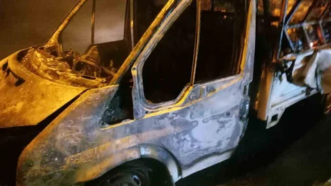 Osmaniye'de Kamyonette Yangın Çıktı