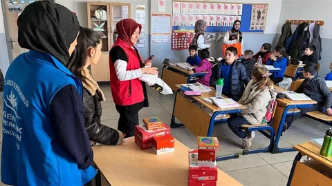 DPÜ Şaphane MYO'dan Gediz'de Etkinlik